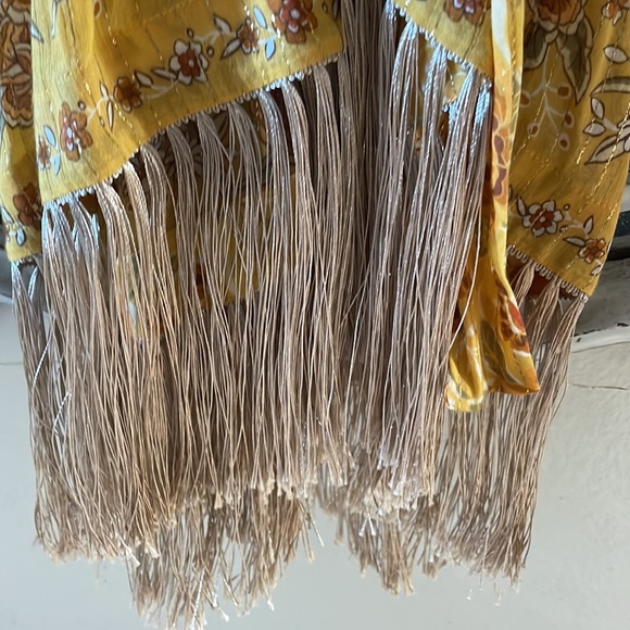MYSTIC TASSELLED ROBE IN SUNFLOWER - Picture 4 of 10